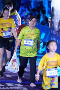 BIB: 4744, 4507, 4755
                            <button type="button" onclick="openModal(26262051)" class="btn btn-primary btn-sm float-right btn-popup" data-toggle="modal" data-target=".modal-high-quality">
                        <i class="fas fa-shopping-cart"></i> Add to Cart
                    </button>
                                            <button type="button" onclick="isThisMe(26262051, true)" class="btn btn-success btn-sm float-right btn-popup btn-isme hidden" data-toggle="tooltip" data-placement="bottom" title="นี่คือรูปของคุณใช่ไหม คลิกที่นี่เพื่อเอาเข้าอัลบั้ม">
                        <i class="fas fa-plus"></i> Add to album
                    </button>
                    <button type="button" onclick="isThisMe(26262051, false)" class="btn btn-warning btn-sm float-right btn-popup btn-isnotme hidden">
                        <i class="fas fa-ban"></i> Remove from album
                    </button>